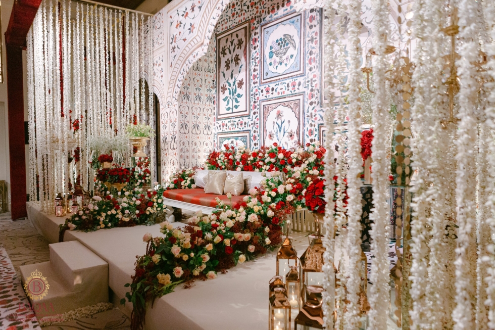 ليلة حناء وسانجيت آسرة في أجواء ملكية بدبي ليلة حناء وسانجيت آسرة في أجواء ملكية بدبي