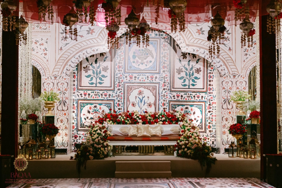 ليلة حناء وسانجيت آسرة في أجواء ملكية بدبي ليلة حناء وسانجيت آسرة في أجواء ملكية بدبي