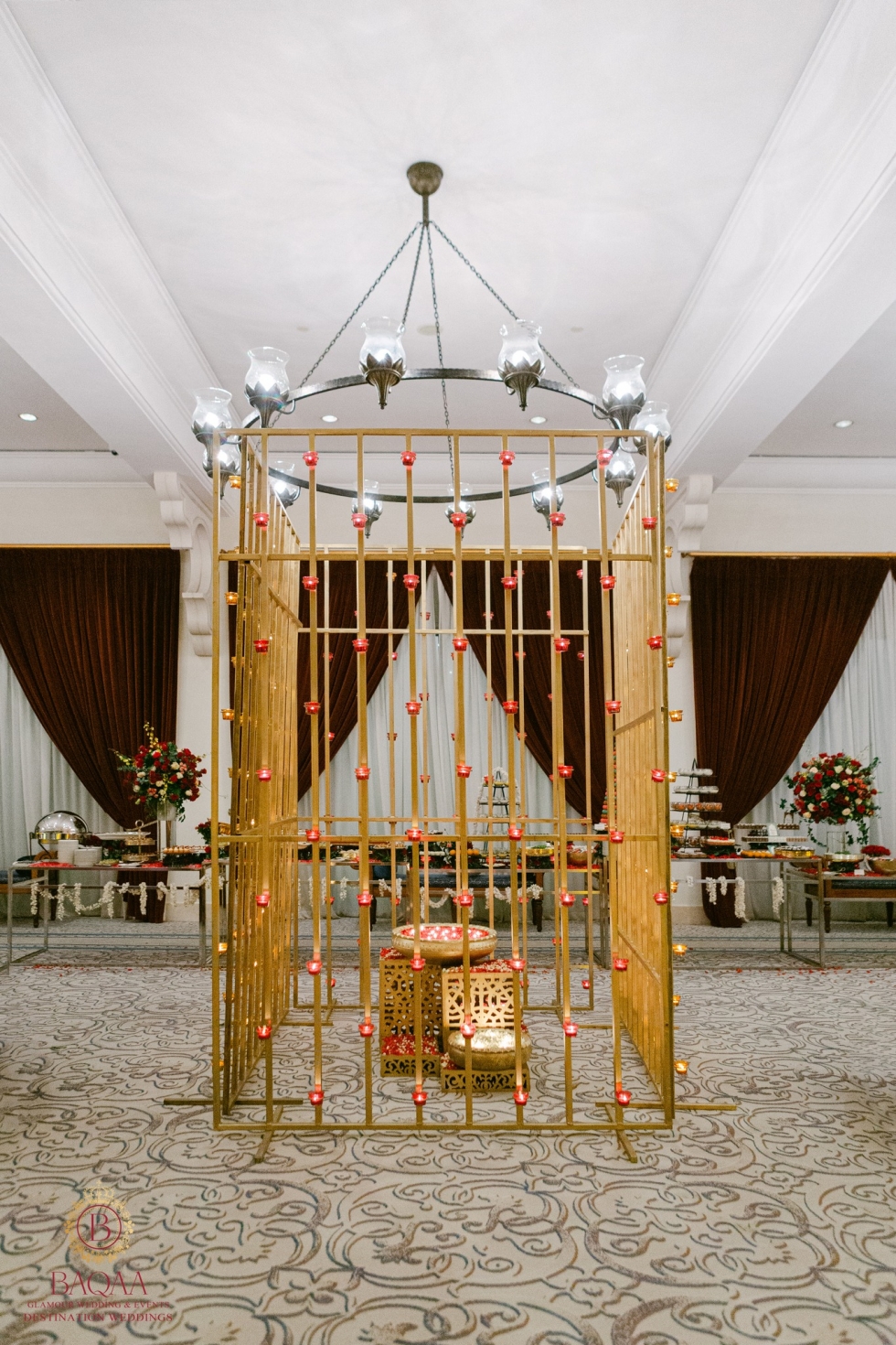 ليلة حناء وسانجيت آسرة في أجواء ملكية بدبي ليلة حناء وسانجيت آسرة في أجواء ملكية بدبي