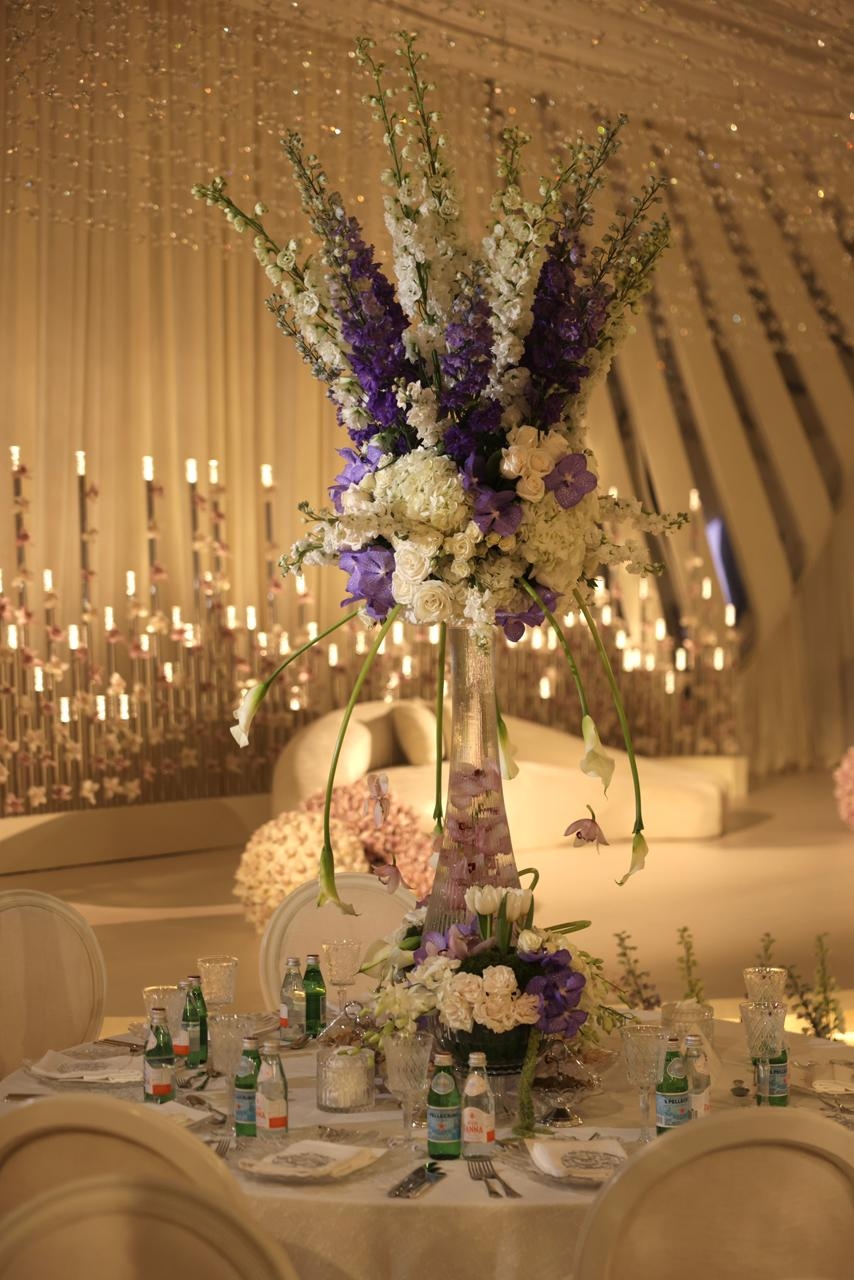 حفل زفاف أبيض فائق الأناقة بتفاصيل ساحرة في الدوحة