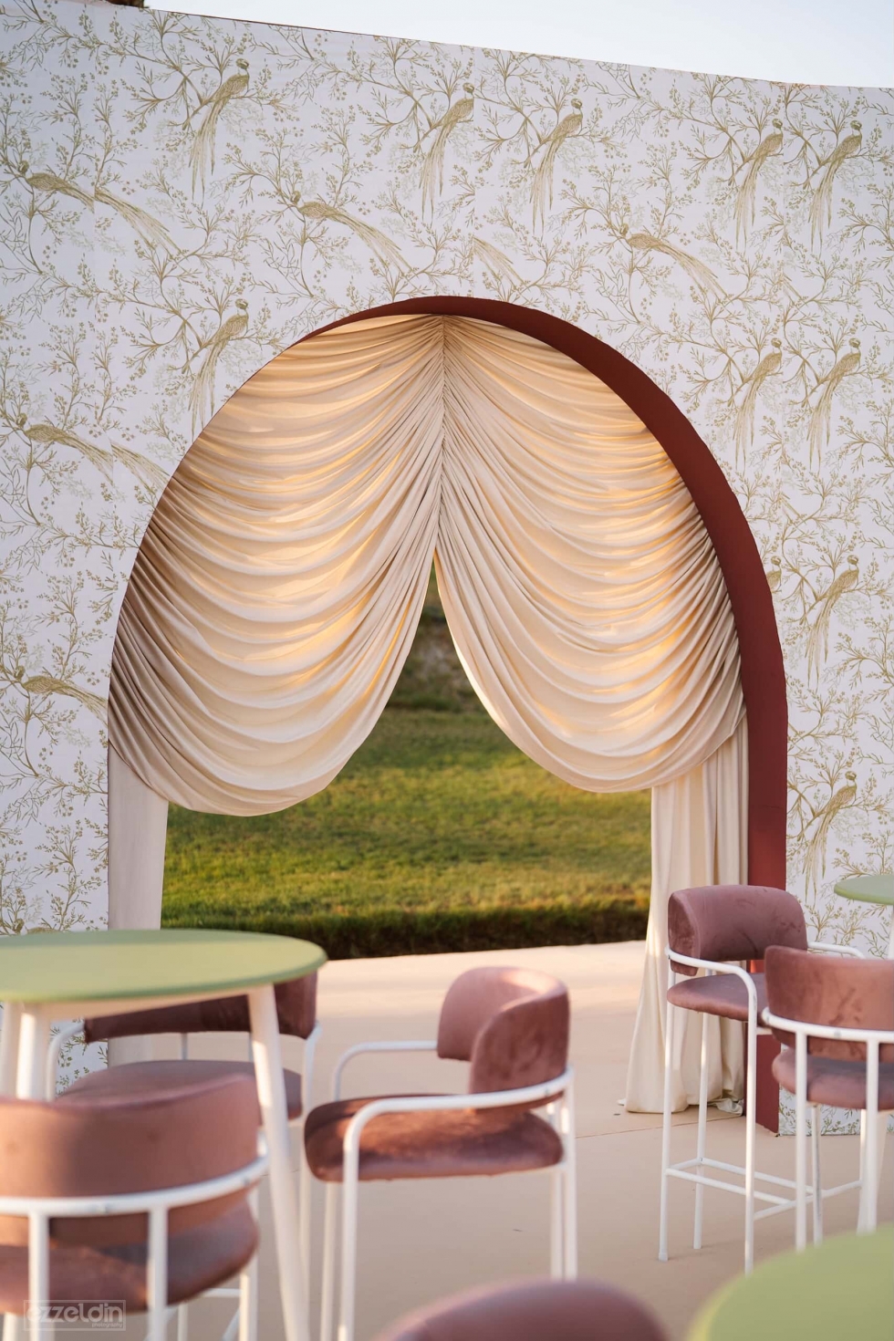 حفل زفاف رومانسي بين أحضان الطبيعة في مصر حفل زفاف رومانسي بين أحضان الطبيعة في مصر