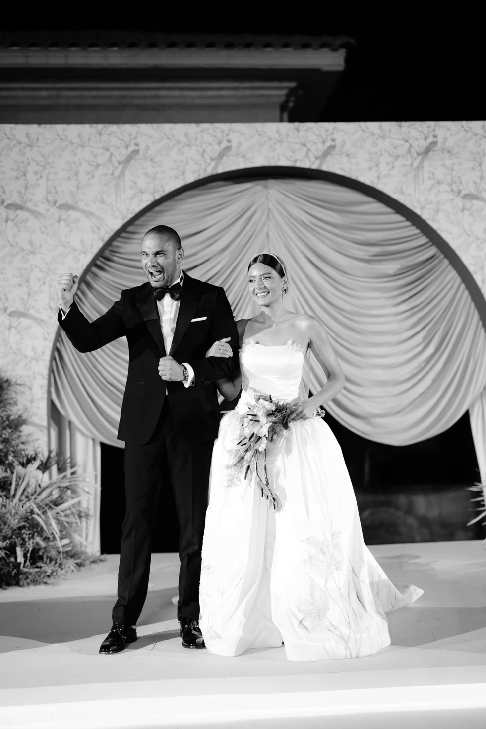 حفل زفاف رومانسي بين أحضان الطبيعة في مصر حفل زفاف رومانسي بين أحضان الطبيعة في مصر