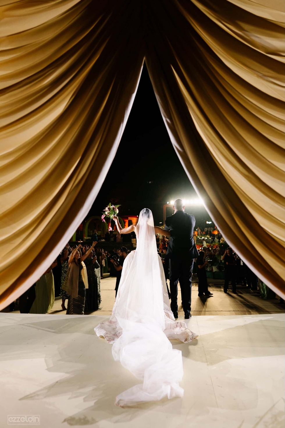 حفل زفاف رومانسي بين أحضان الطبيعة في مصر حفل زفاف رومانسي بين أحضان الطبيعة في مصر