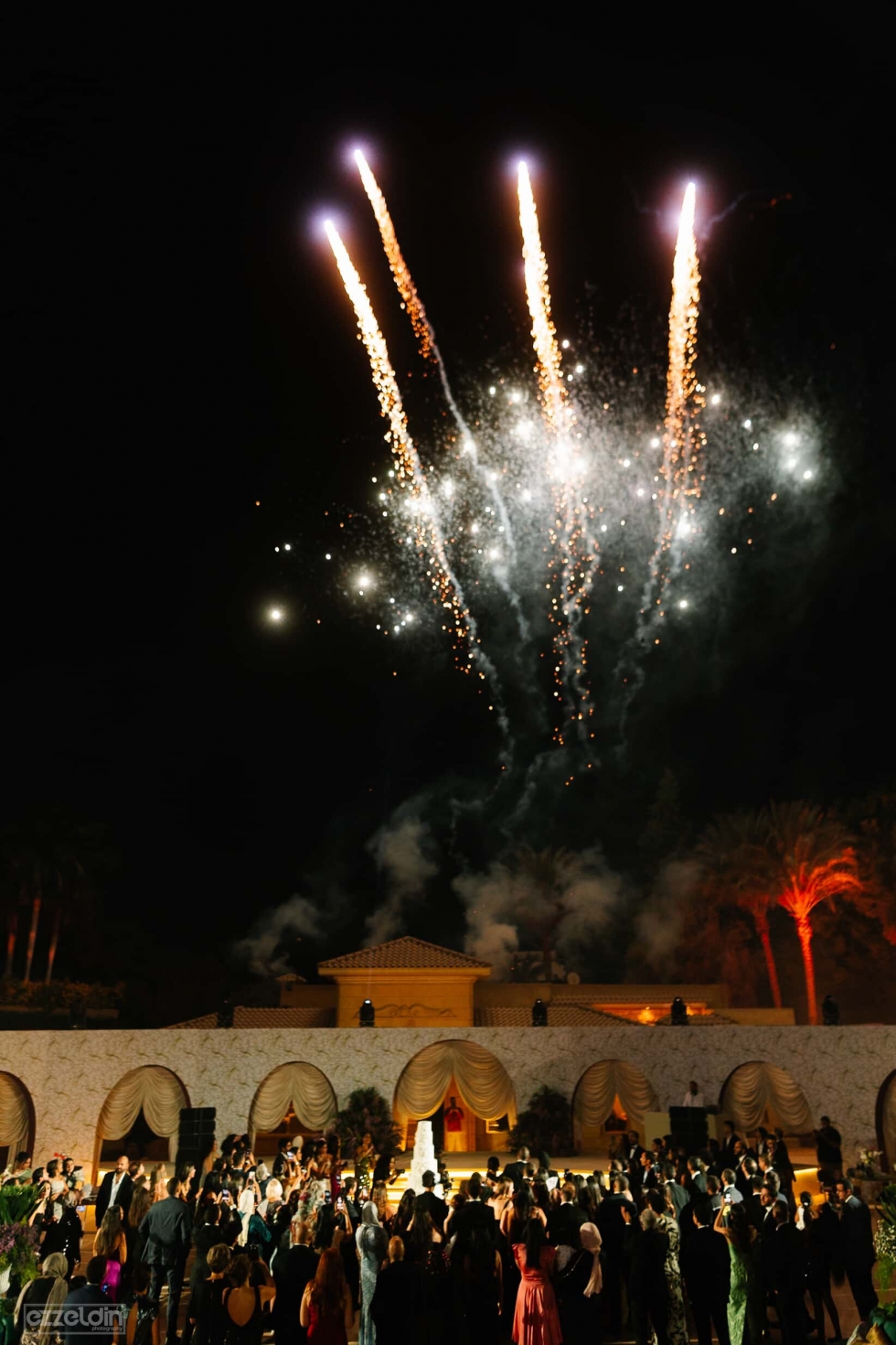 حفل زفاف رومانسي بين أحضان الطبيعة في مصر حفل زفاف رومانسي بين أحضان الطبيعة في مصر