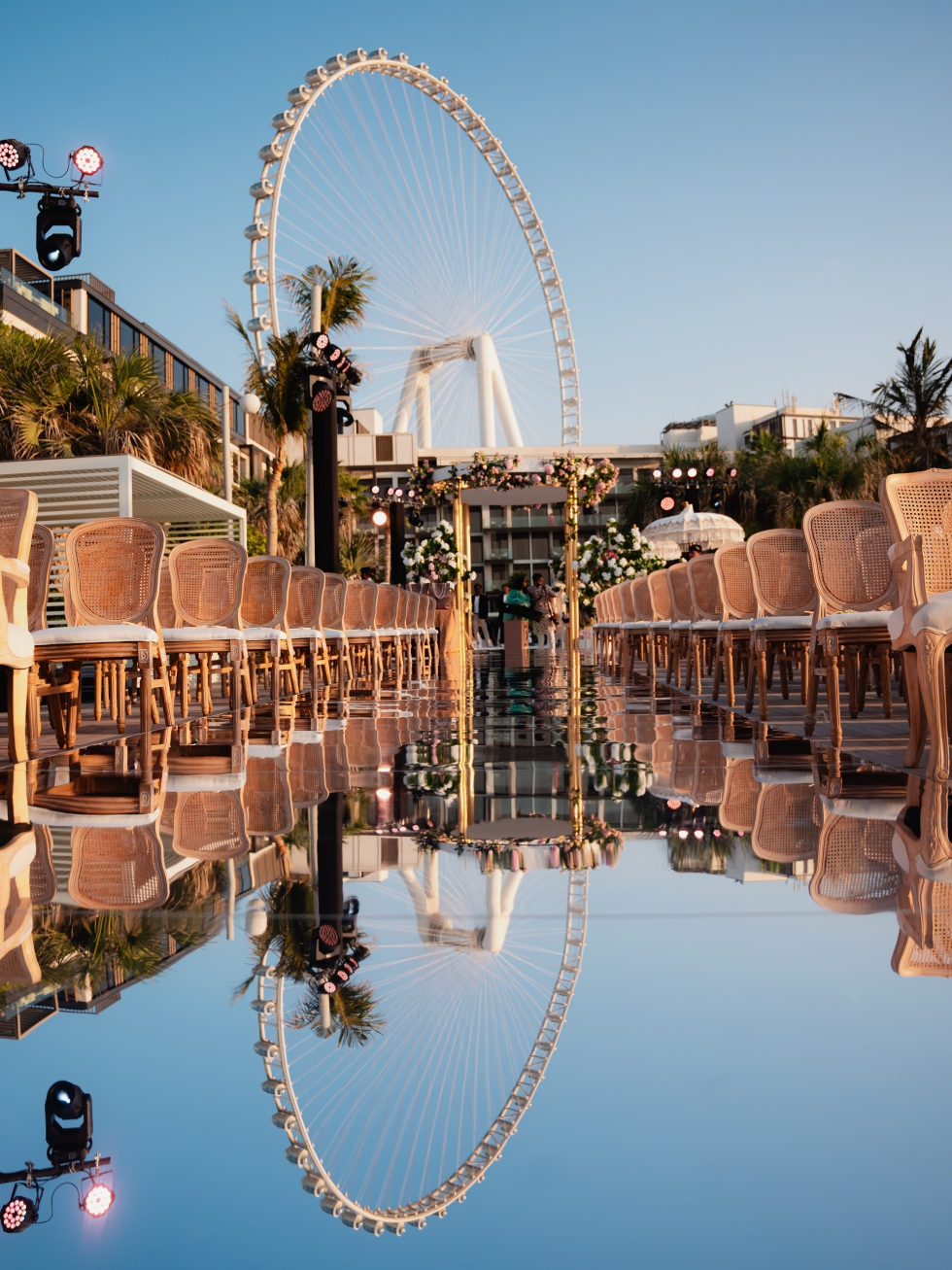 أجواء ساحرة ورومانسية عصرية في حفل زفاف امتدّ لخمسة أيام أجواء ساحرة ورومانسية عصرية في حفل زفاف امتدّ لخمسة أيام