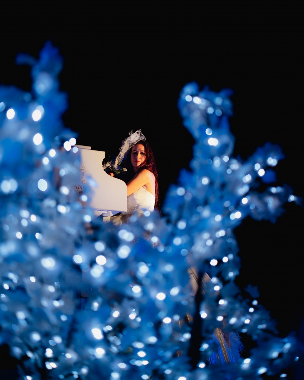 أجواء ساحرة ورومانسية عصرية في حفل زفاف امتدّ لخمسة أيام أجواء ساحرة ورومانسية عصرية في حفل زفاف امتدّ لخمسة أيام