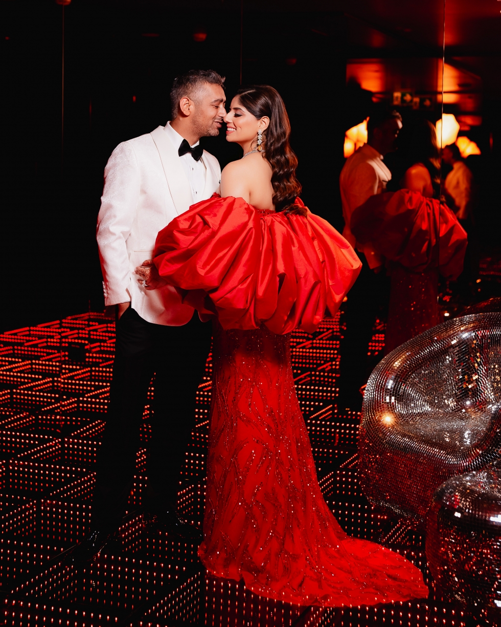 أجواء ساحرة ورومانسية عصرية في حفل زفاف امتدّ لخمسة أيام أجواء ساحرة ورومانسية عصرية في حفل زفاف امتدّ لخمسة أيام