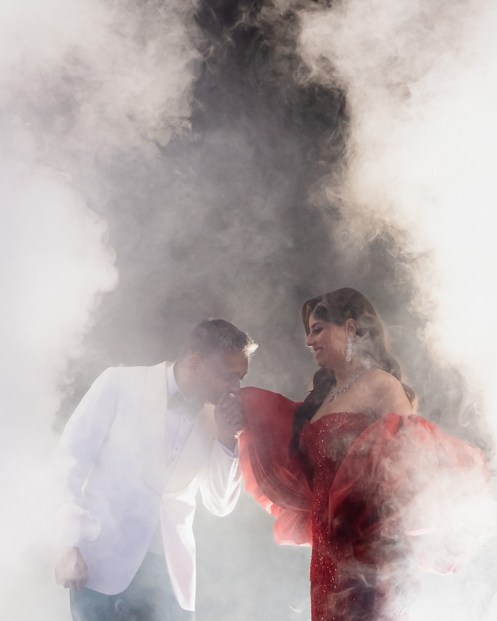 أجواء ساحرة ورومانسية عصرية في حفل زفاف امتدّ لخمسة أيام أجواء ساحرة ورومانسية عصرية في حفل زفاف امتدّ لخمسة أيام