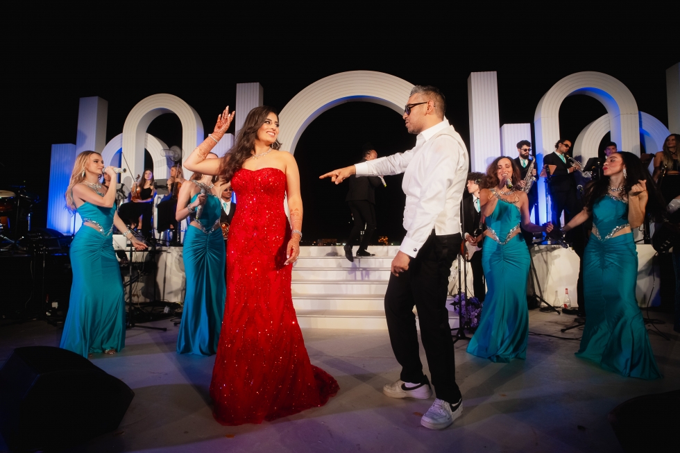 أجواء ساحرة ورومانسية عصرية في حفل زفاف امتدّ لخمسة أيام أجواء ساحرة ورومانسية عصرية في حفل زفاف امتدّ لخمسة أيام