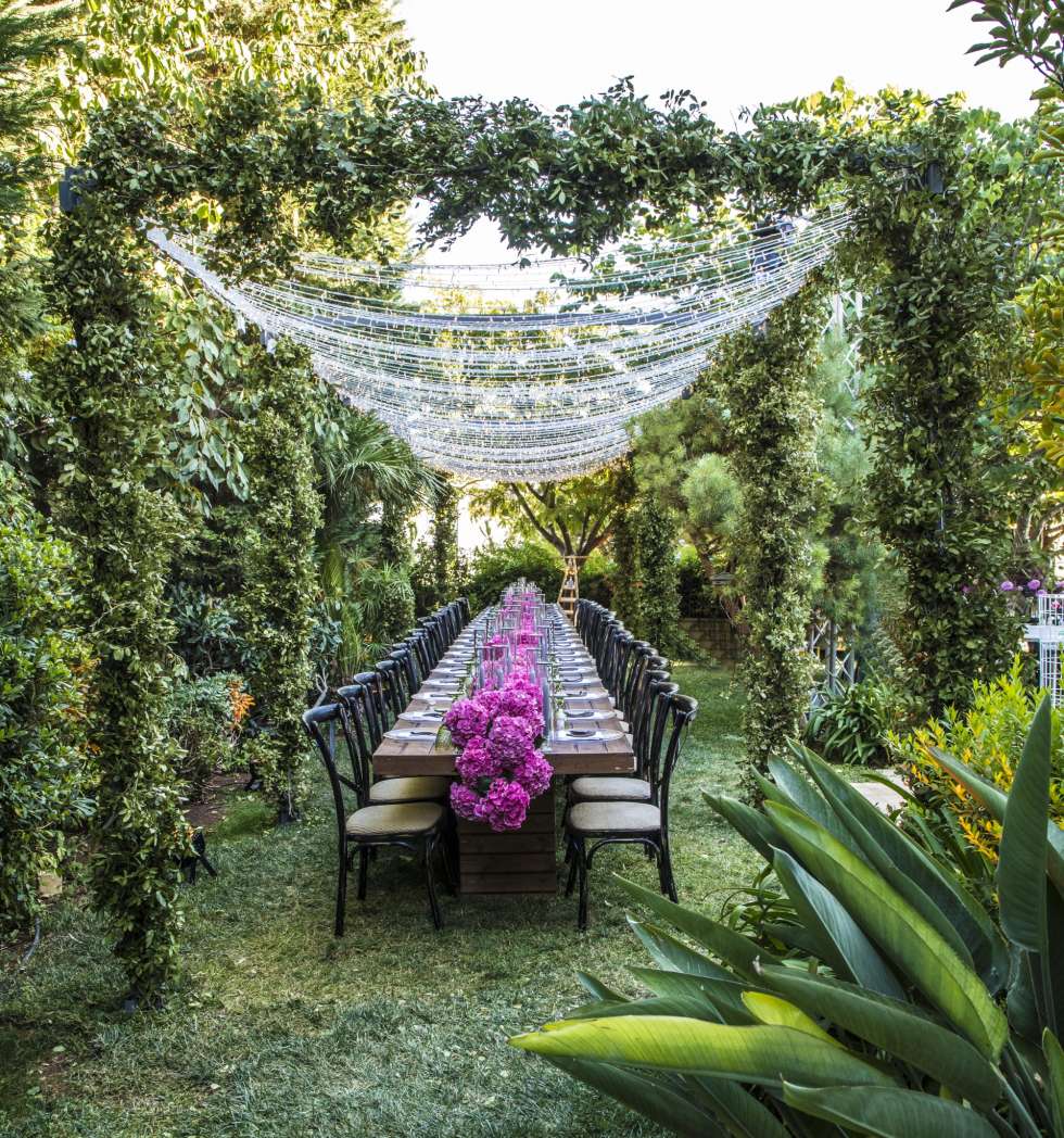 A Pink Alfresco Engagement in Jordan