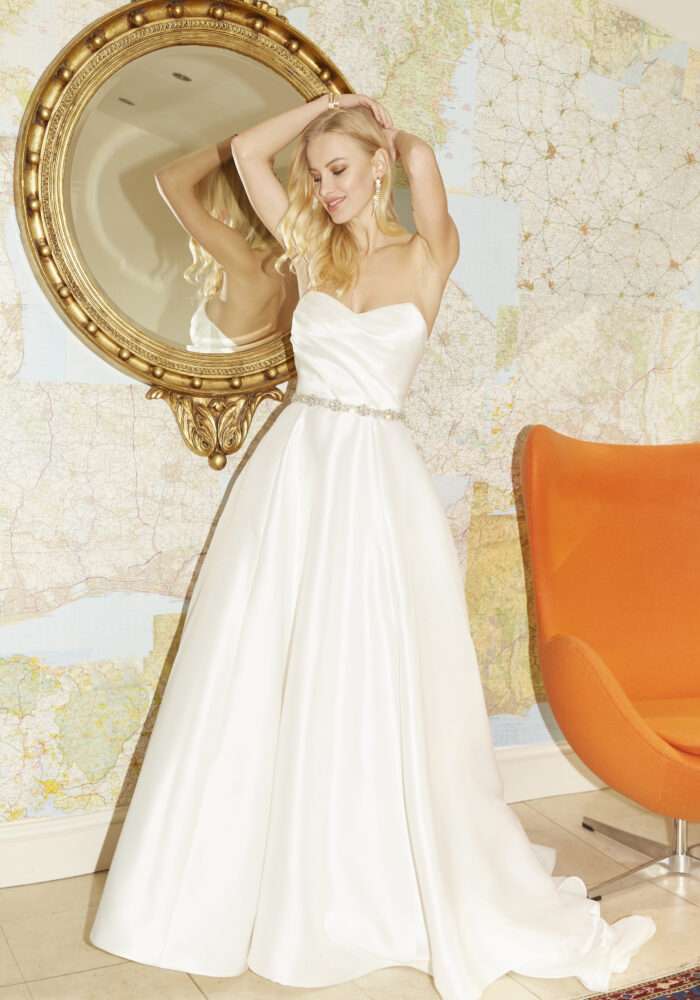 Alan Hannah 2022 Wedding Dresses site name Arabia Weddings