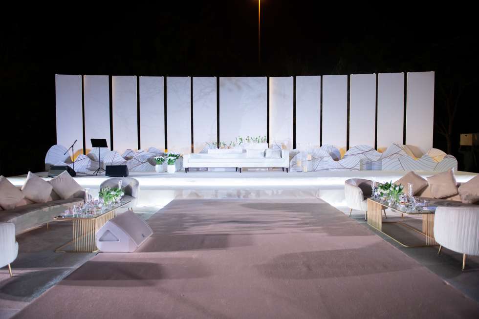 A Tulip Filled All-White Wedding in Qatar A Tulip Filled All-White Wedding in Qatar