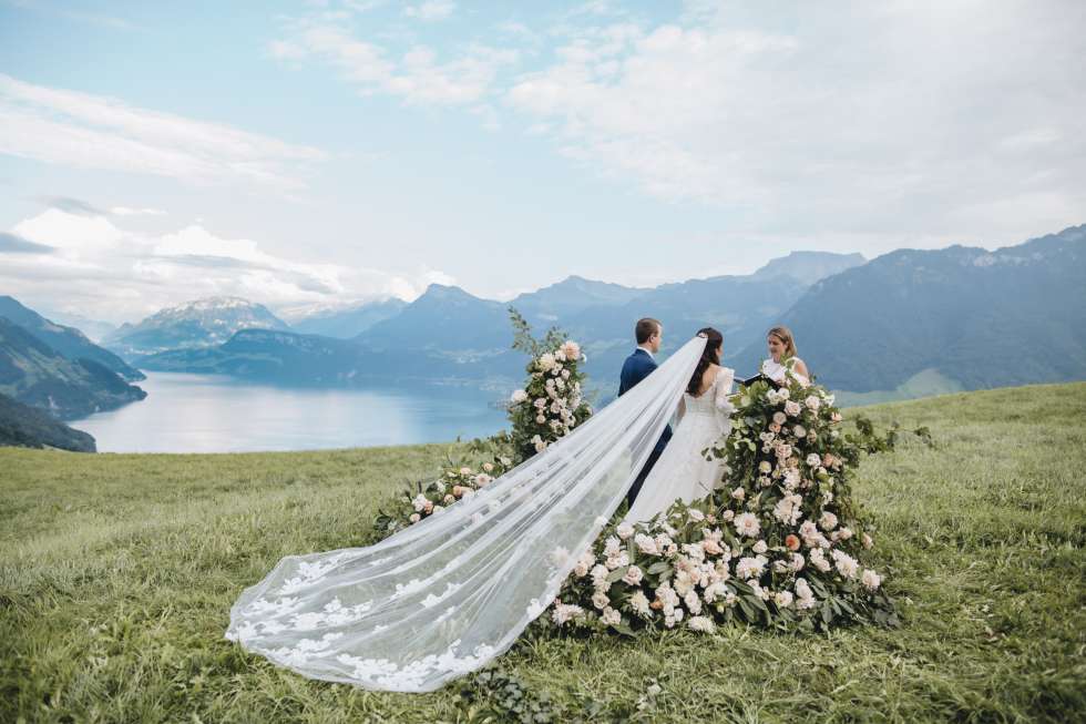  Your Perfect Swiss Destination Wedding in Lake Lucerne Region