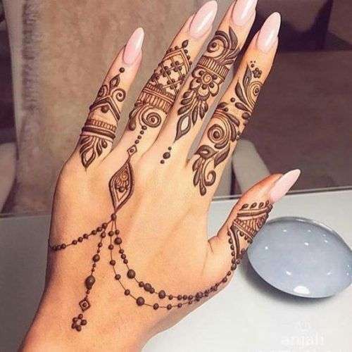 Simple Henna Designs for Every Bridesmaid