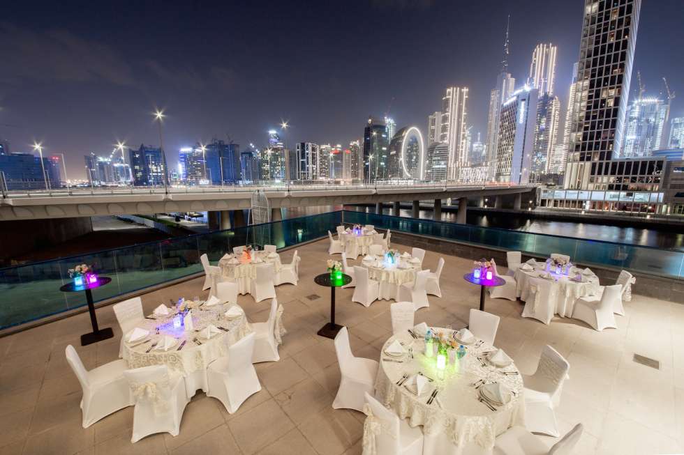 Radisson Blu Hotel, Dubai Canal View