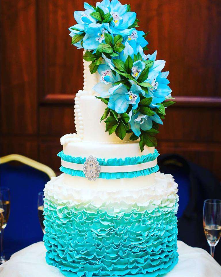 Gold Flower Wedding Cake | Fresh Customized Cake for Wedding Events in Dubai