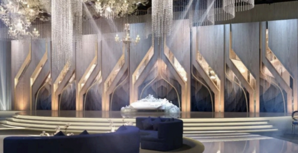 تجربة ملكية مُصمّمة خصيصًا: حزمة ديكور فاخرة لحفل زفافك في دبي