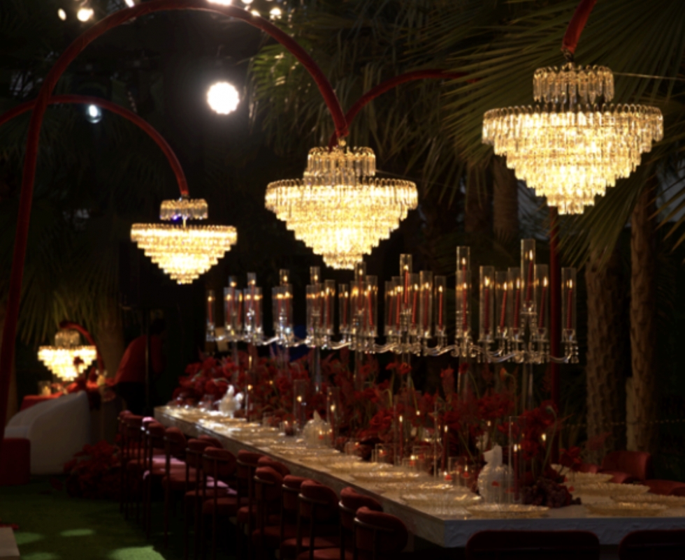 حزمة الديكور للاحتفال الكبير: أناقة استثنائية لحفل زفاف لا يُنسى في دبي